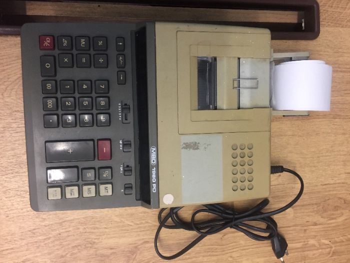 Calculadora Vintage. Eléctrica MBO 1980 PD alimentador papel.Funciona!