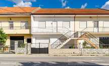 Moradia com grande potencial de valorização na Póvoa de Sta Iria!