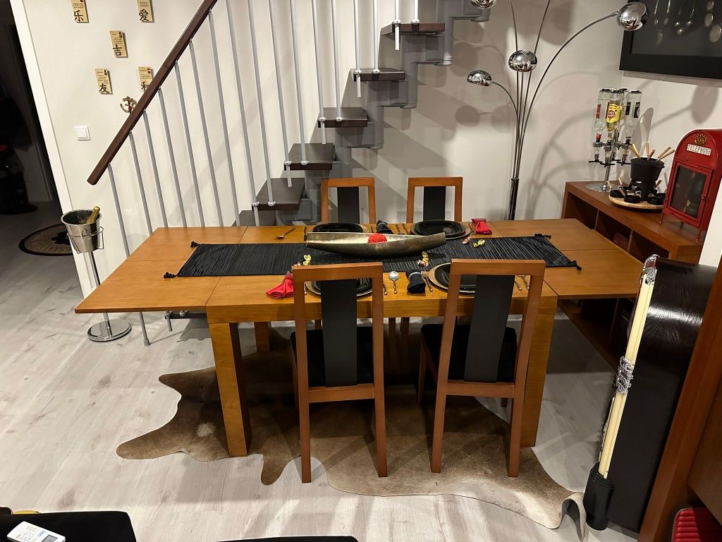 Conjunto Mesa de jantar extensivel de madeira de alta qualidade