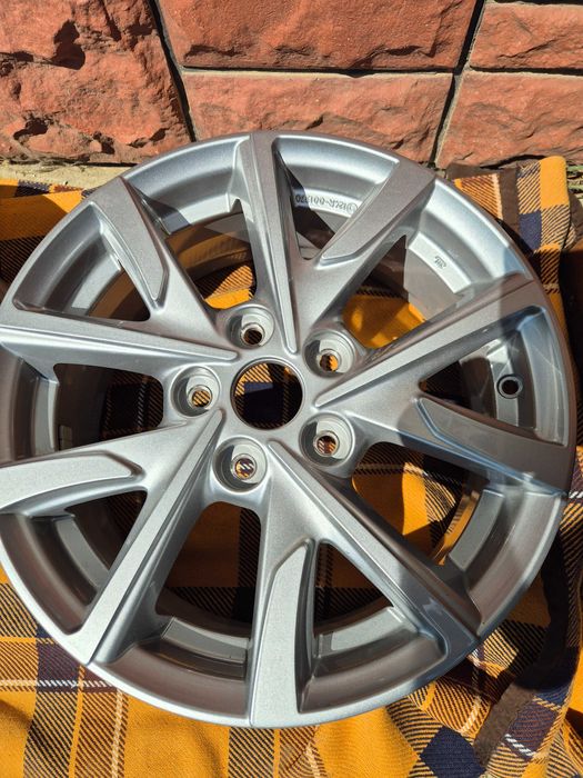 Felgi Mazda Kia Hyundai 5x114.3 6.5 R16 et50 67.1 komplet 4szt.