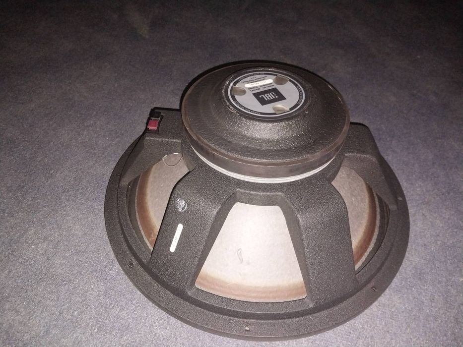 Продам динамики сабвуфера JBL 2241HPL