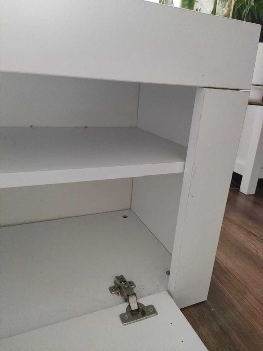 Stolik RTV długość 130cm szerokość 35cm