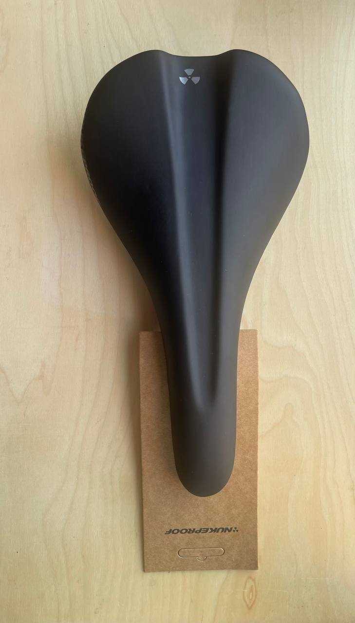 Сідло нове Nukeproof trail 277 mm x 140 mm