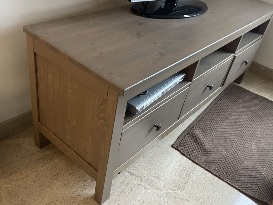 Movel tv hemnes Ikea com 3 gavetas