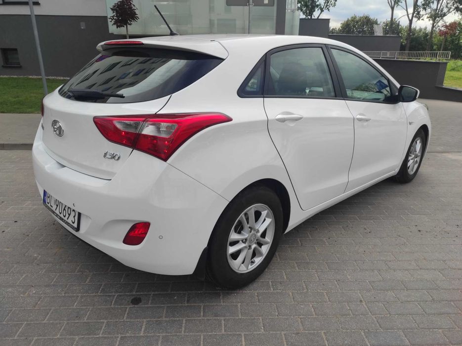 i30  2016r 1.6 Benzyna B. dobry stan, podgrzewane fotele