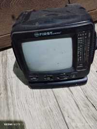 Stary mały telewizorek turystyczny