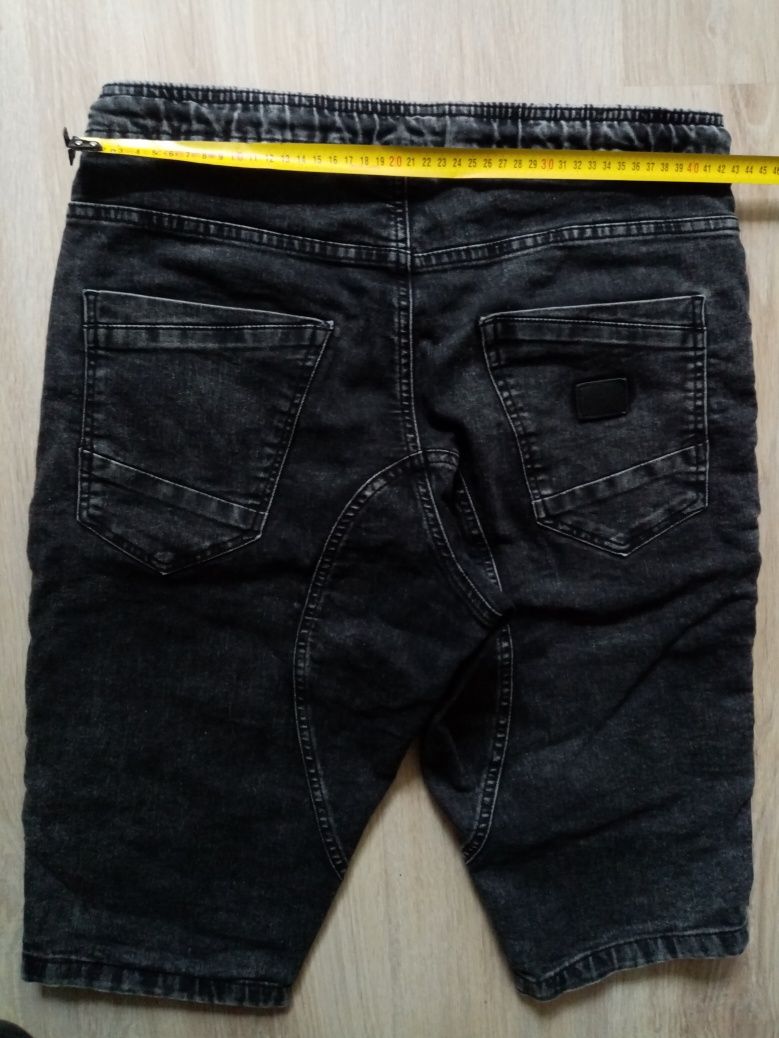 Spodnie męskie, krótkie, joggery cropp, rozmiar 30