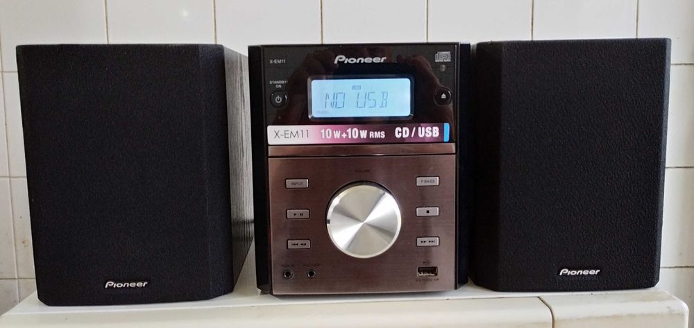 Aparelhagem Hi-FI Pioneer.