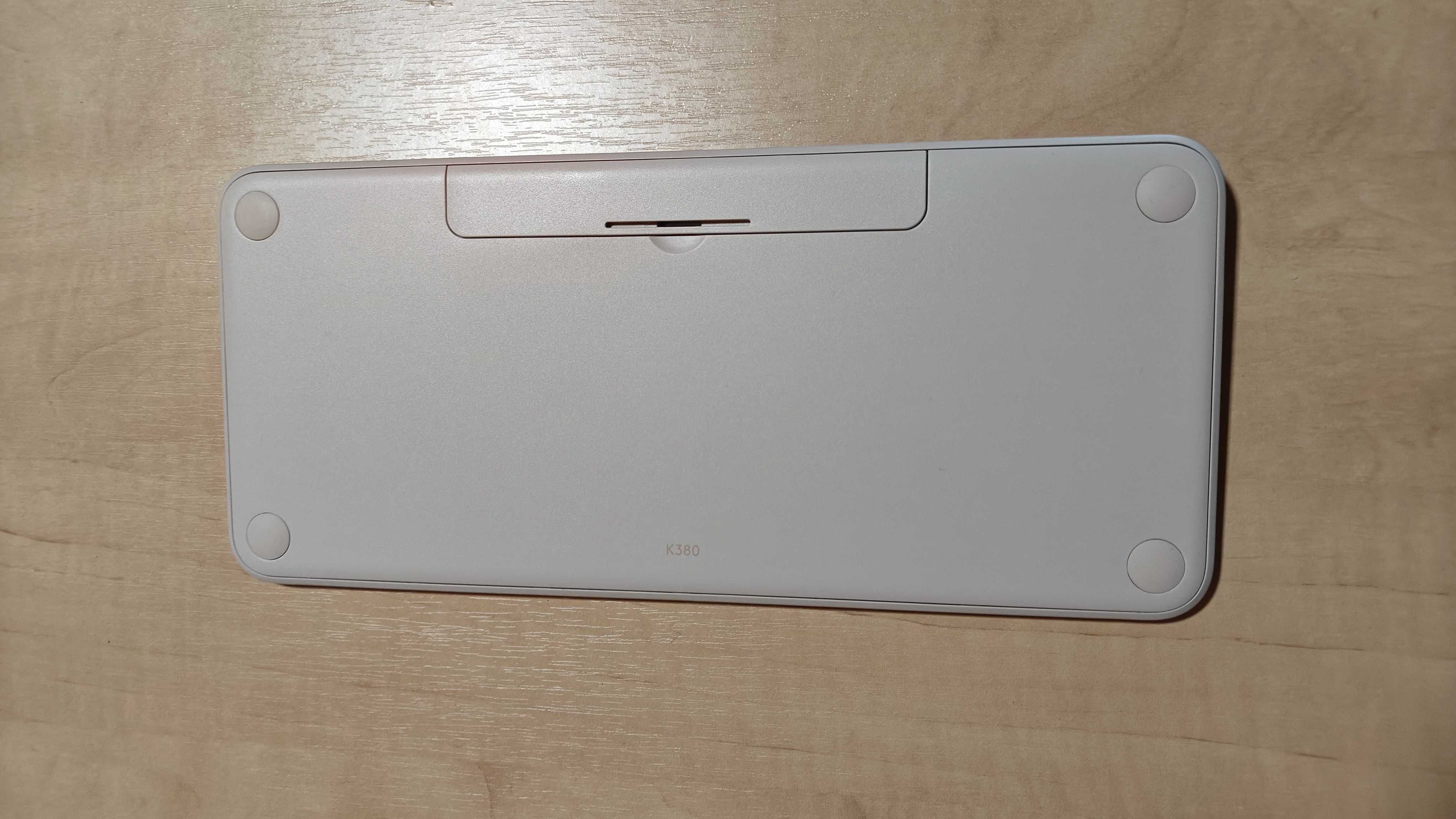 Продам клавиатуру Logitech k380