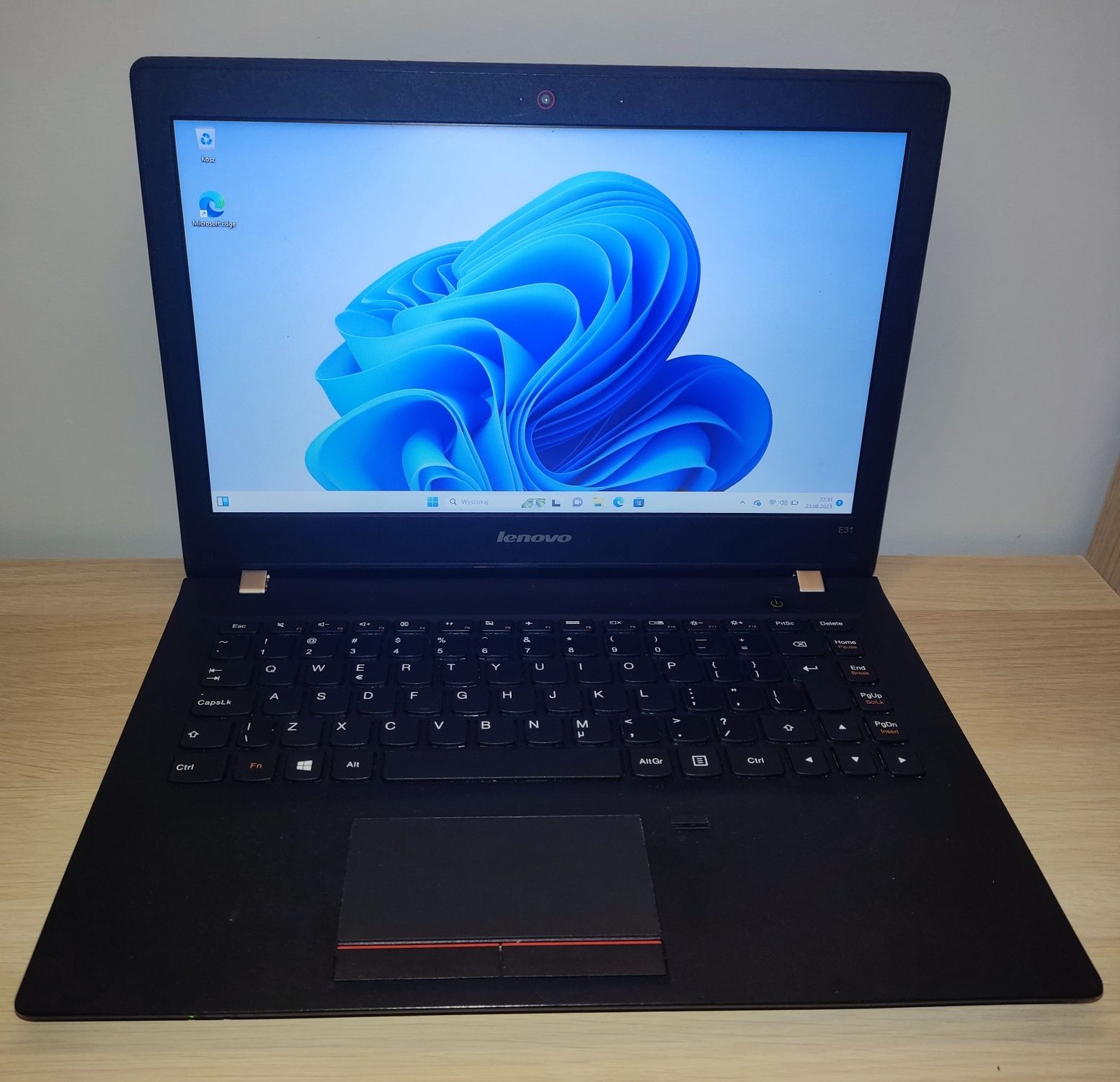 Lenovo E31 Intel Core i3  13,3" 8GB RAM / 256GB SSD WIN 11