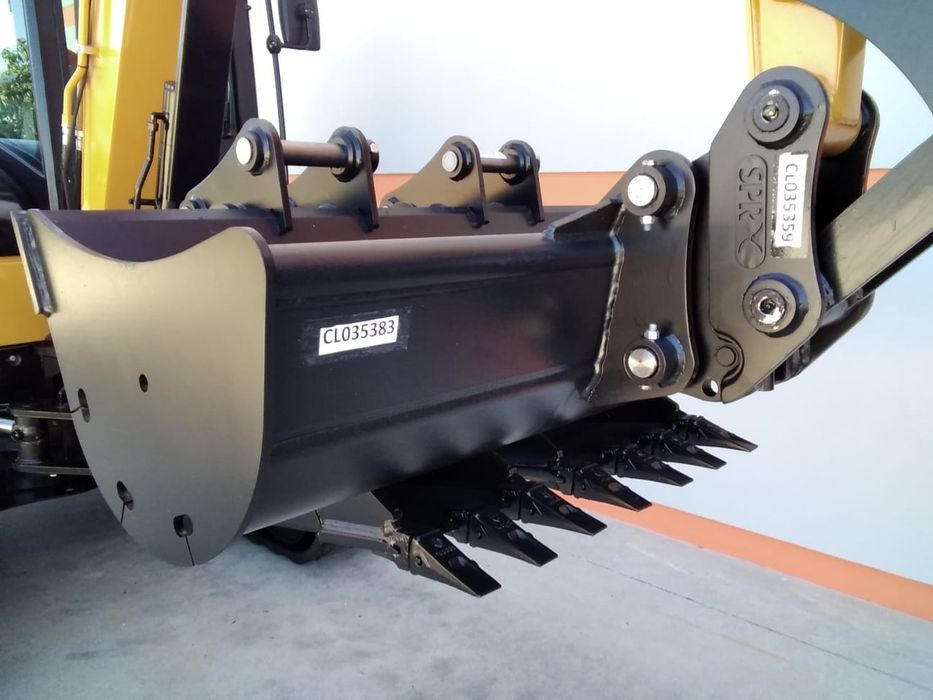 Mini escavadora giratória SANY 5T Nova