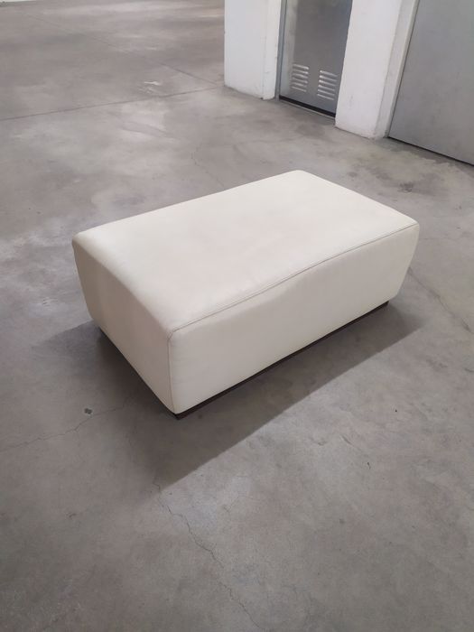 Sofá de sala com puff