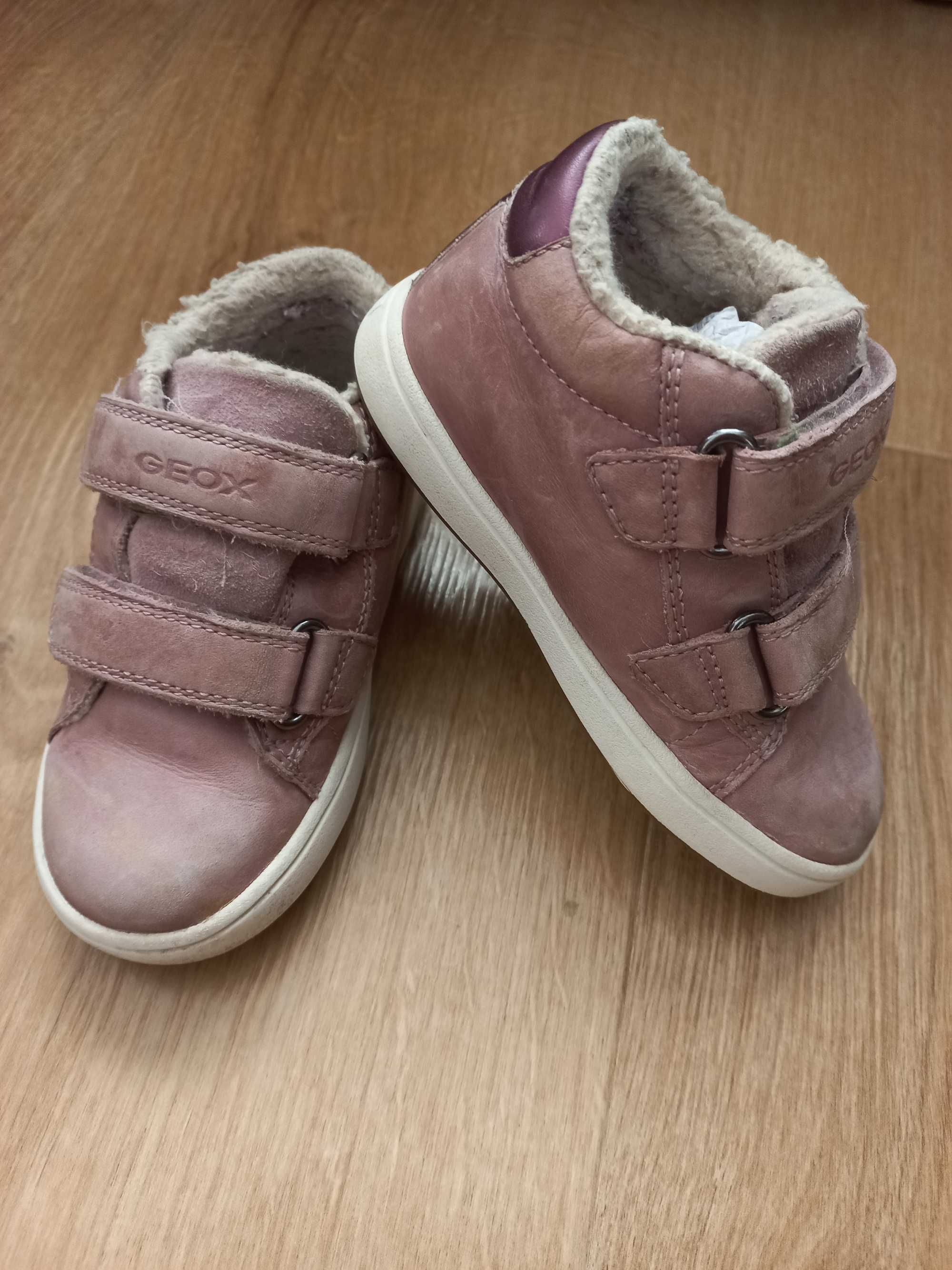 Buty dla dziewczynki Geox Respira r. 24