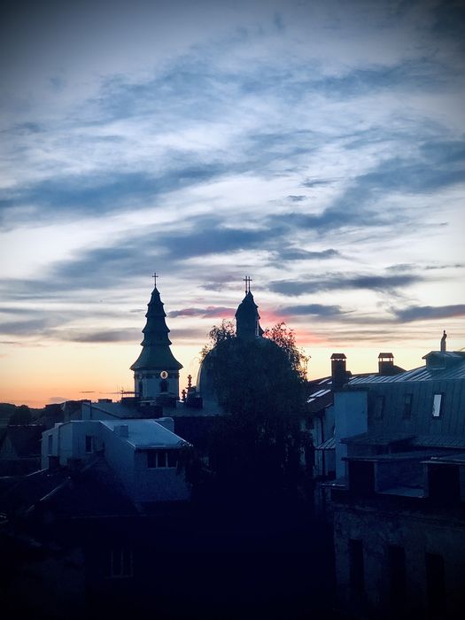 Власник. Кімната. Центр