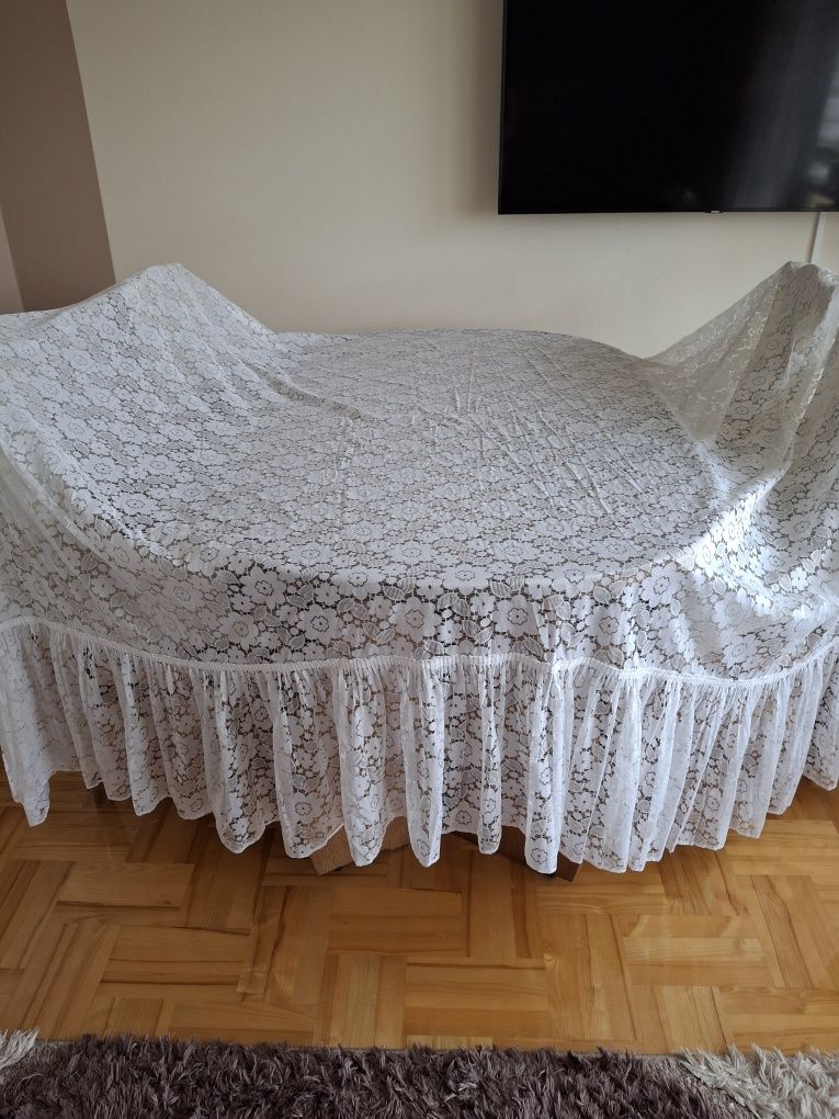 Firanka z falbaną.