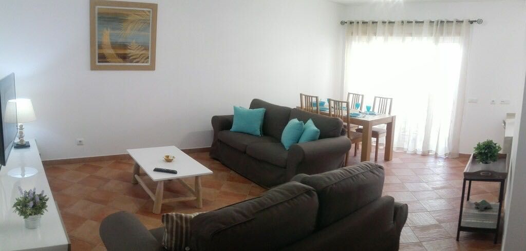 Apartamento T2 piscina aquecida, ar condicionado e Internet