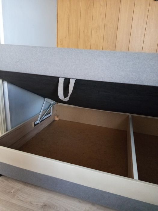 Łóżko młodzieżowe z pojemnikiem