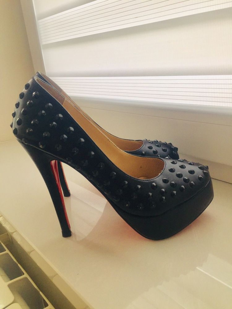 Christian Louboutin szpilki rozm 39