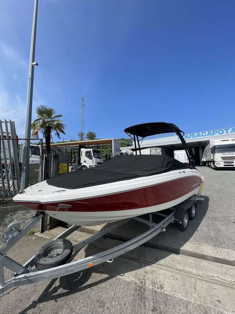 Barco chaparral 216 SSI