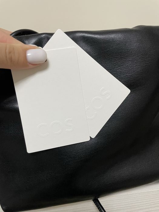 Міні-сумка COS на шнурку