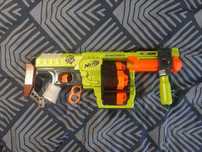 Pistolet Nerf Zombie Strike Doominator