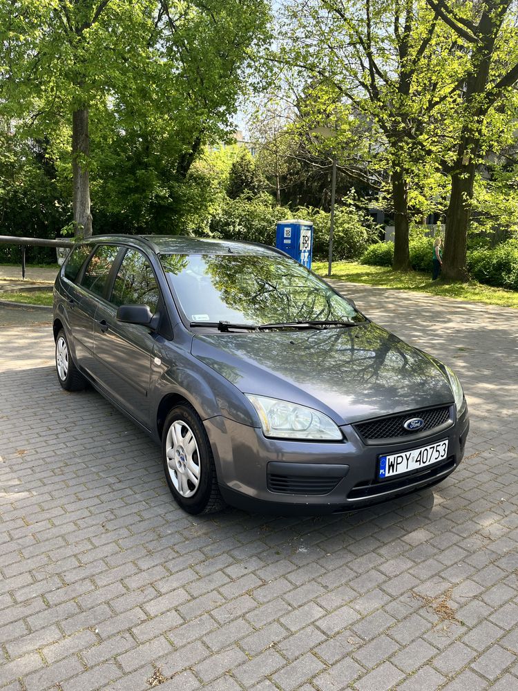 Ford Focus kombi 1.6 benzyna