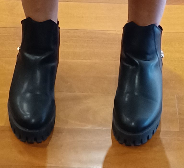 Botins pele pretos