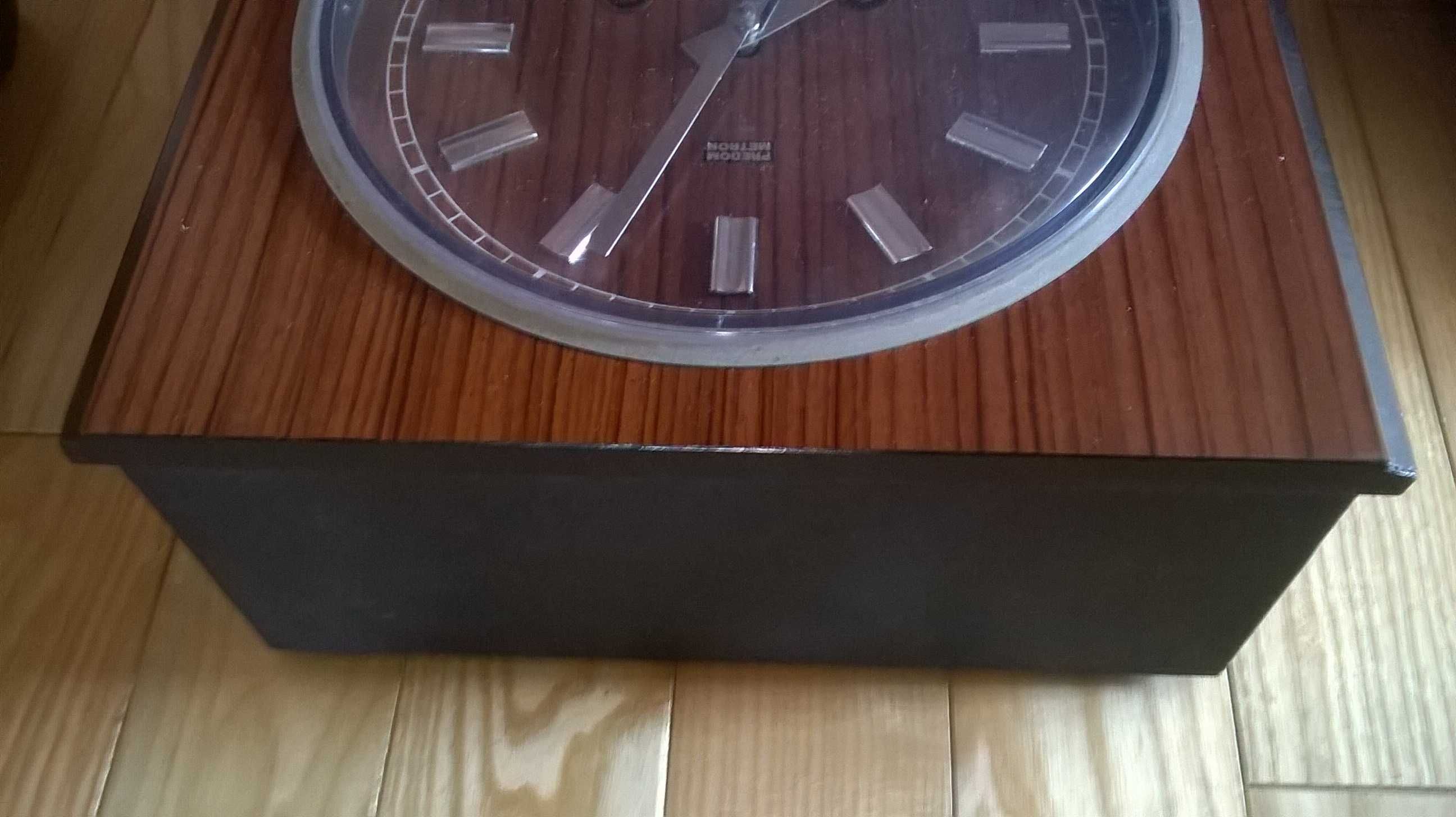 zegar ścienny, firma METRRON po konserwacji zegarmistrza