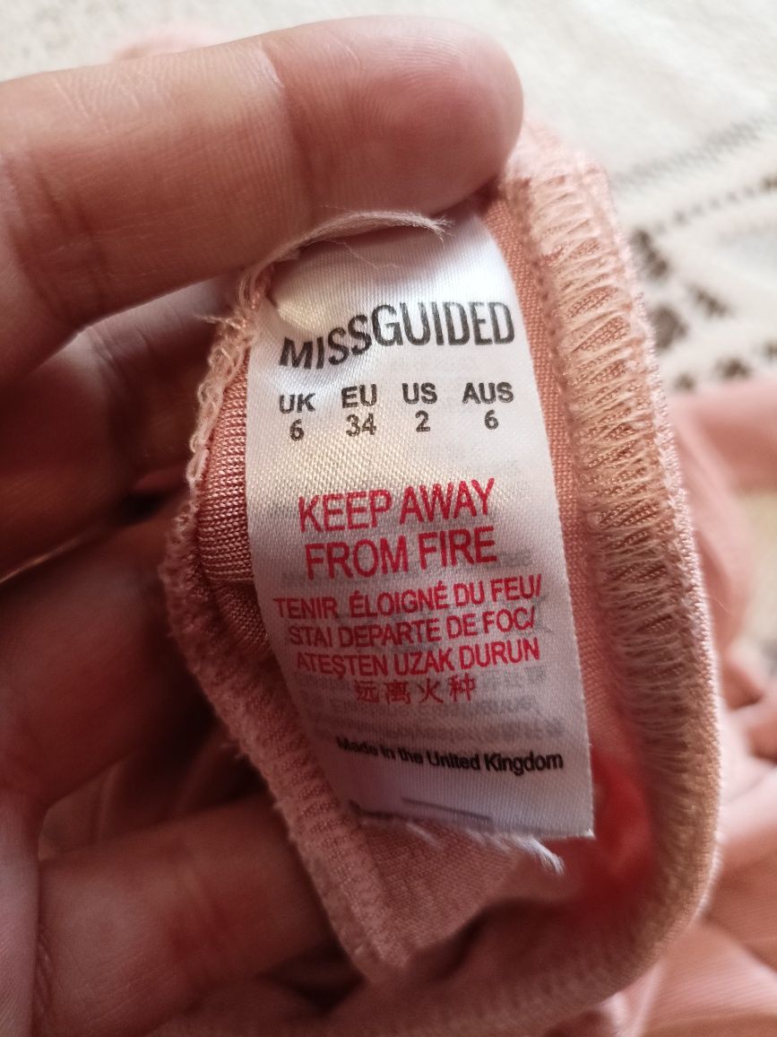 Body stringi z wycięciami po bokach rozm XS. Missguided.