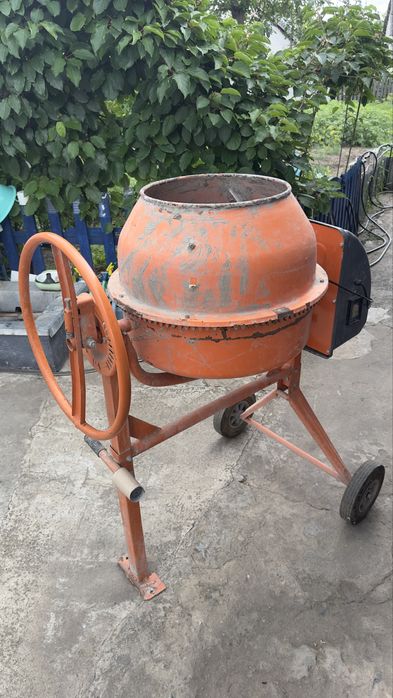 Продам бетонозмішувач