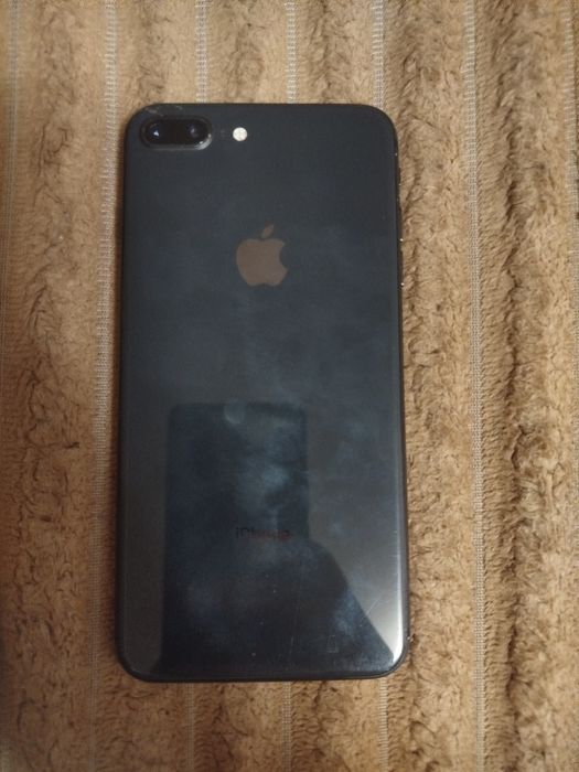 Айфон 8+ в нормальному стані