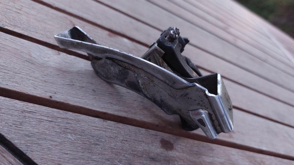 Desviadores frontais Shimano SLX e Deore