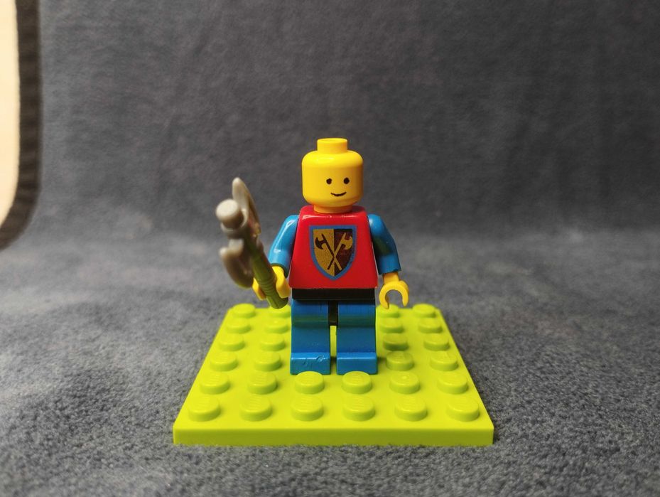 Minifigurka Oryginalna LEGO Castle Crusader Axe cas107