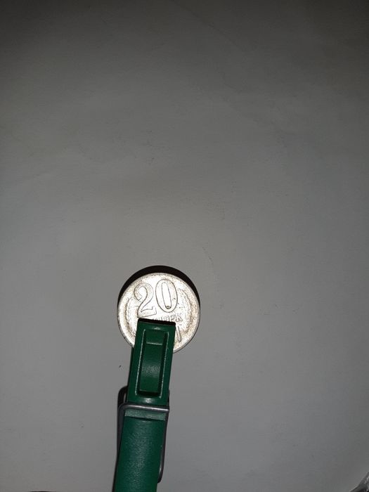 Продам монеты по  20коп