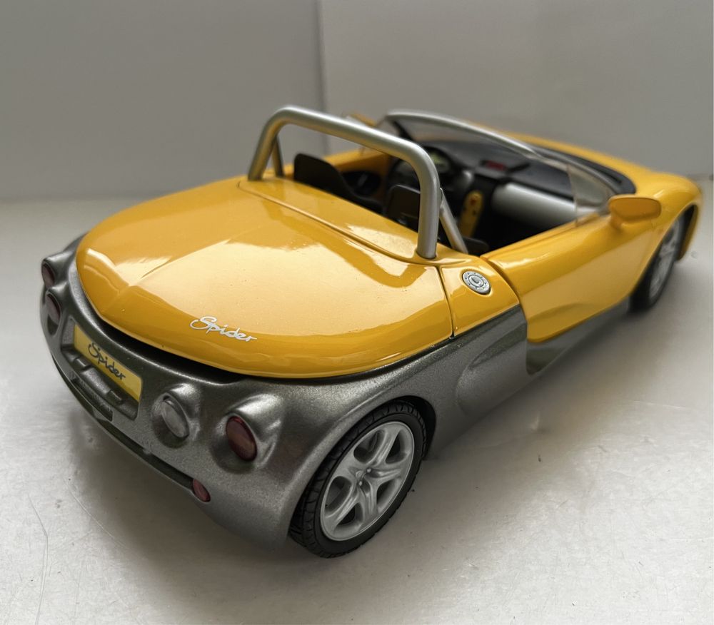 Model samochodu w skali 1:18 Renault Sport Spider Anson Norev