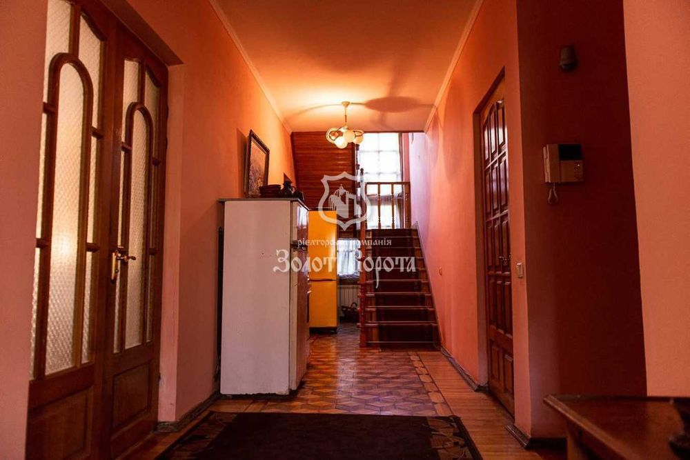 40-ва садова, Славутич, Осокорки,10 хв до метро, будинок 3х поверховий