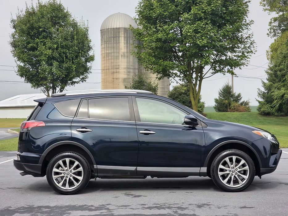 Toyota RAV4      2018