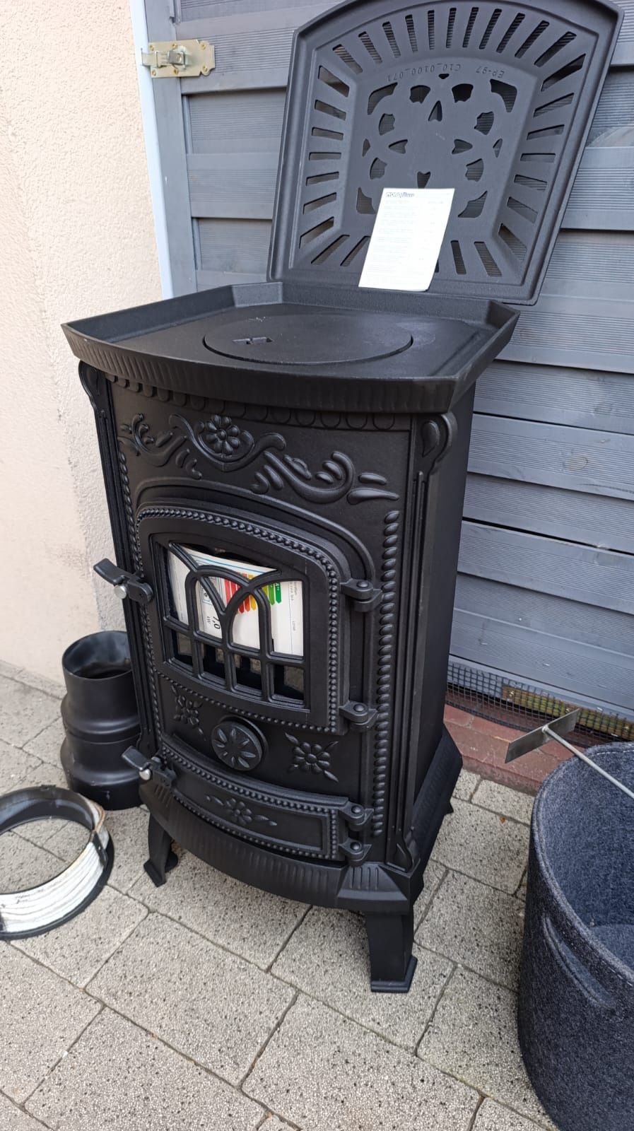 Kominek żeliwny wolnostojący 7 kw plus akcesoria
