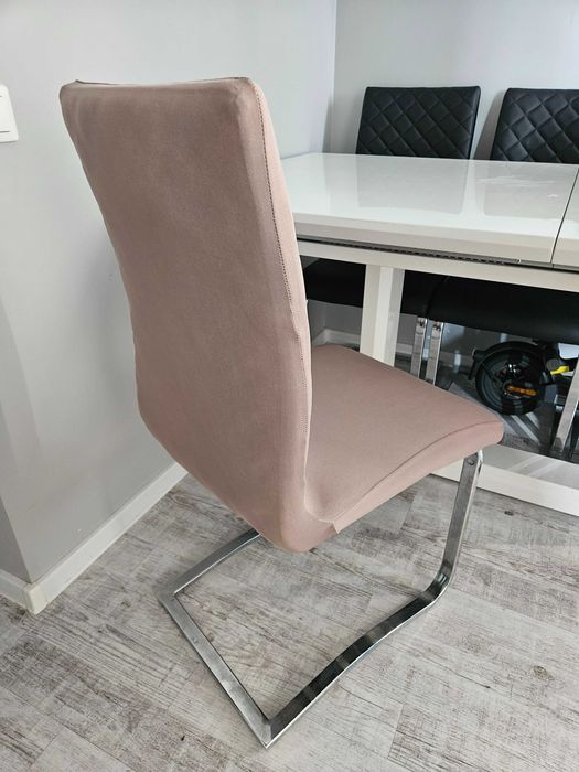 Pokrowce na krzesła elastyczne 4 sztuki beżowe cappuccino komplet