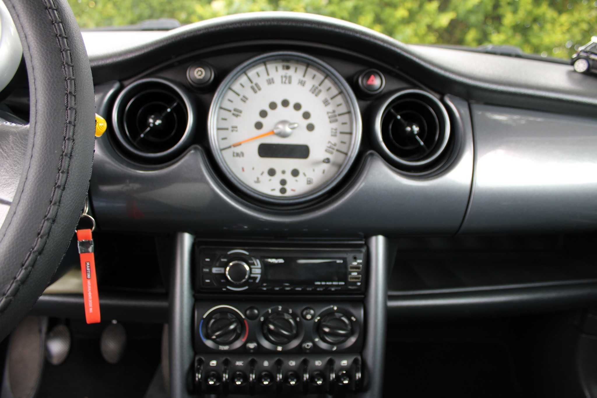 Mini One 1.4D (toyota)
