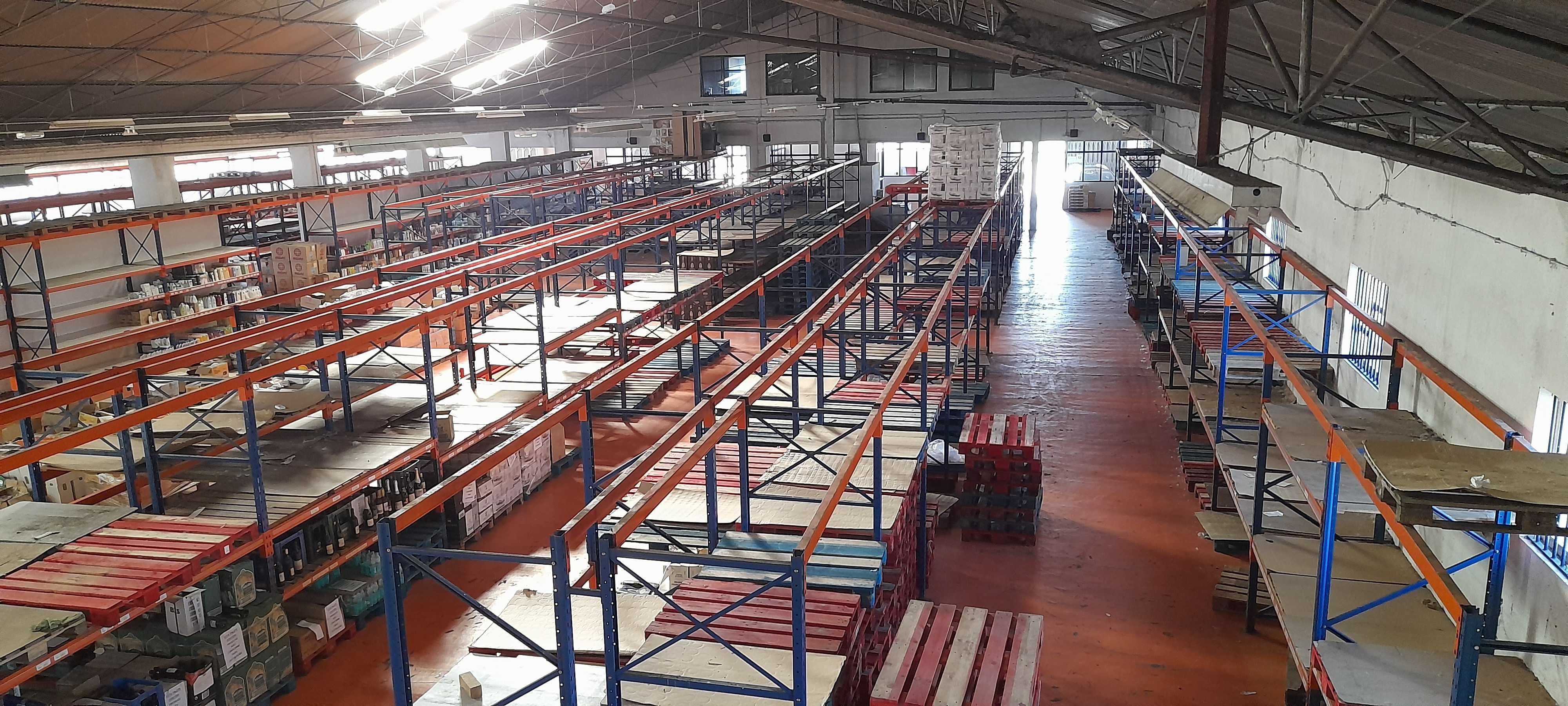 VENDE-SE ESPAÇO COMERCIAL / ARMAZÉM EM ALCOBAÇA