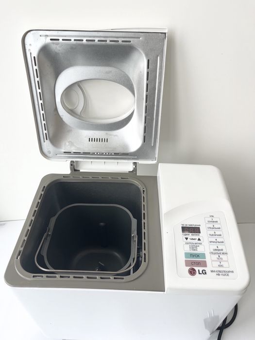 Хлібопічка з функцією замісу тіста LG