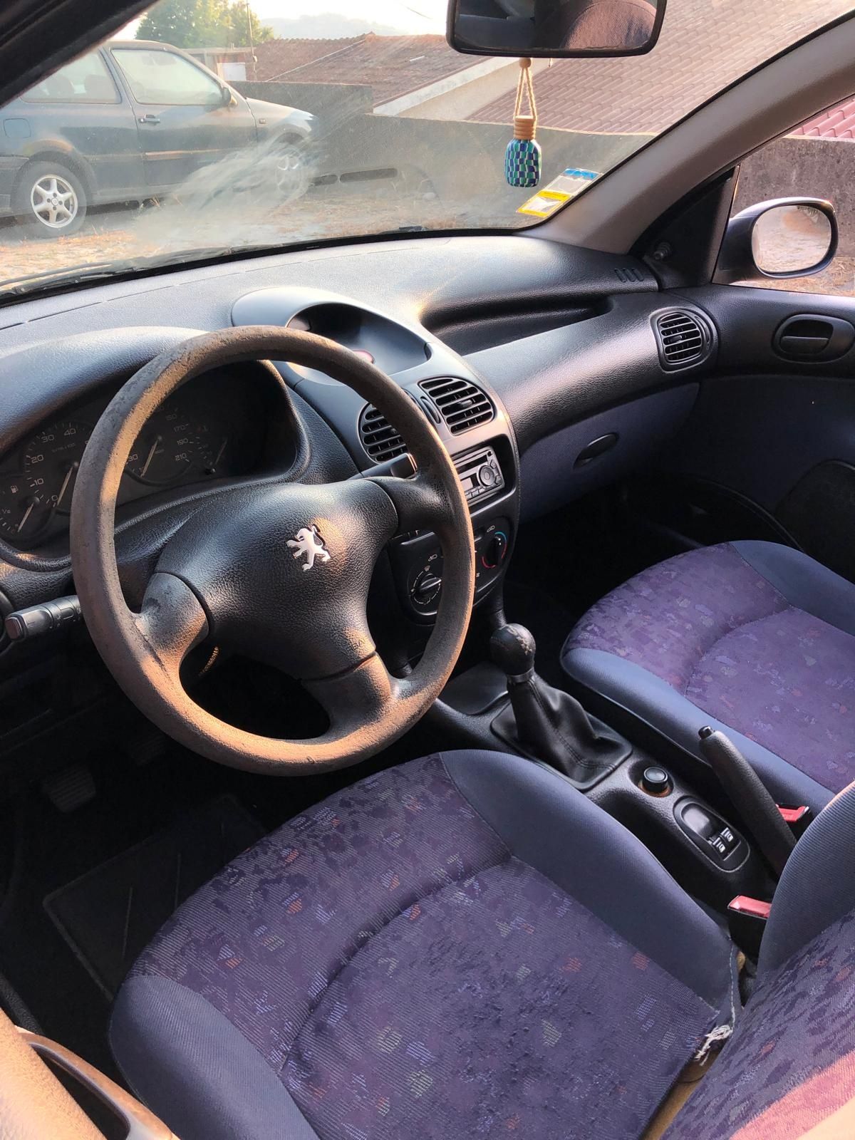 Peugeot 206 1.1 gasolina