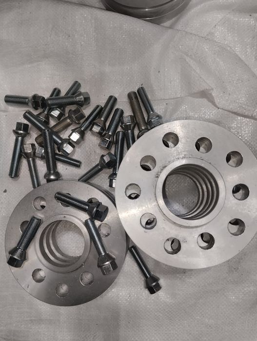 Болти колеса проставки диски центровочні кільця