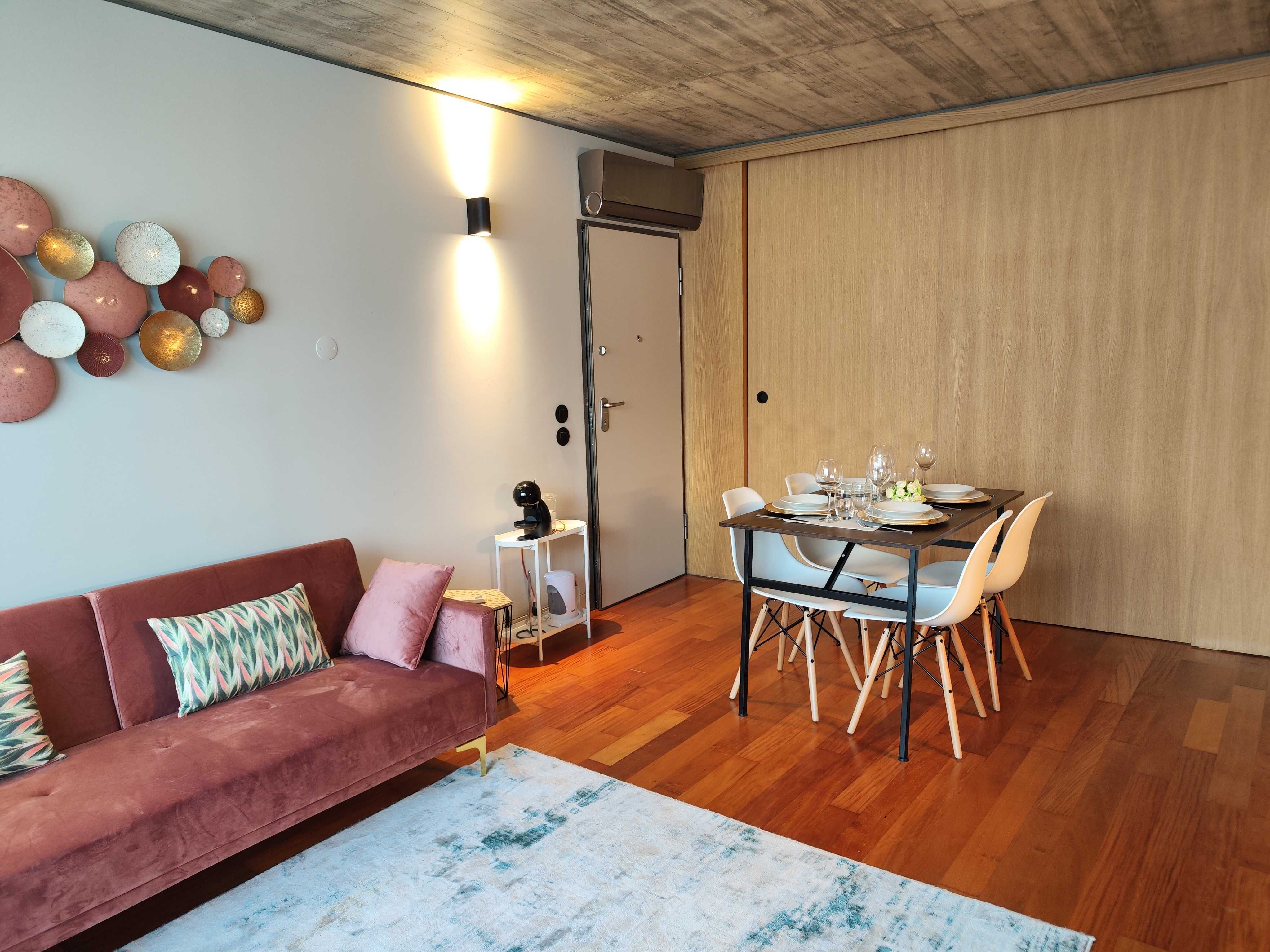 Sofá-cama de 3 lugares em veludo rosa