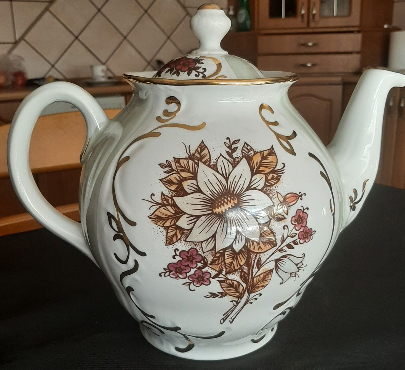 Dzbanek porcelanowy