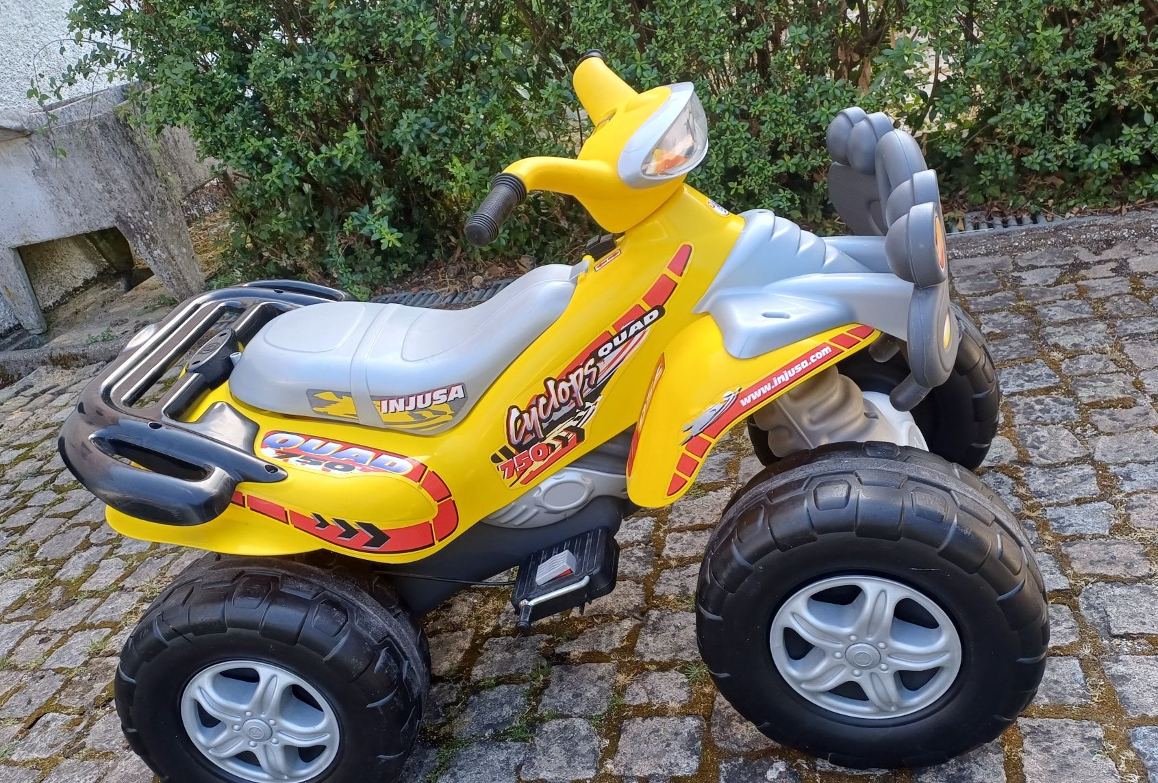Vendo moto4 para criança