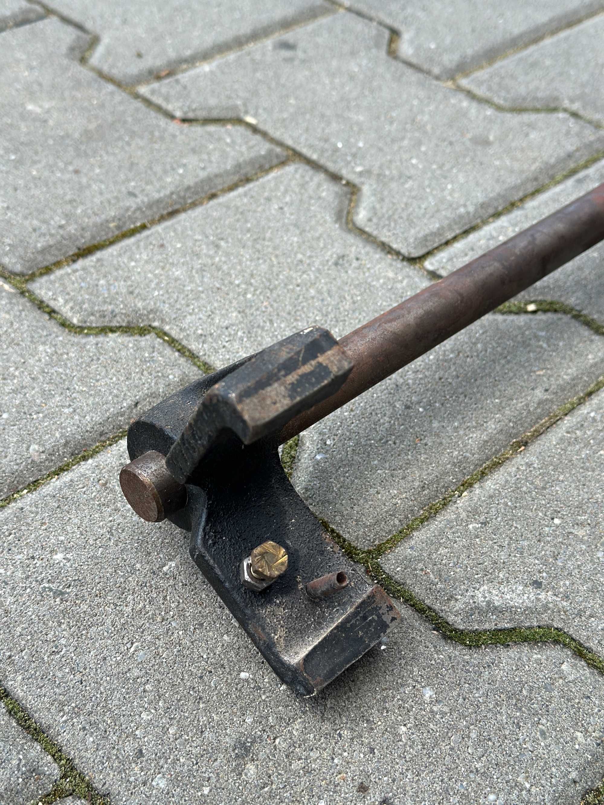 A331. Ustawiacz noży w grubościówce 410 mm