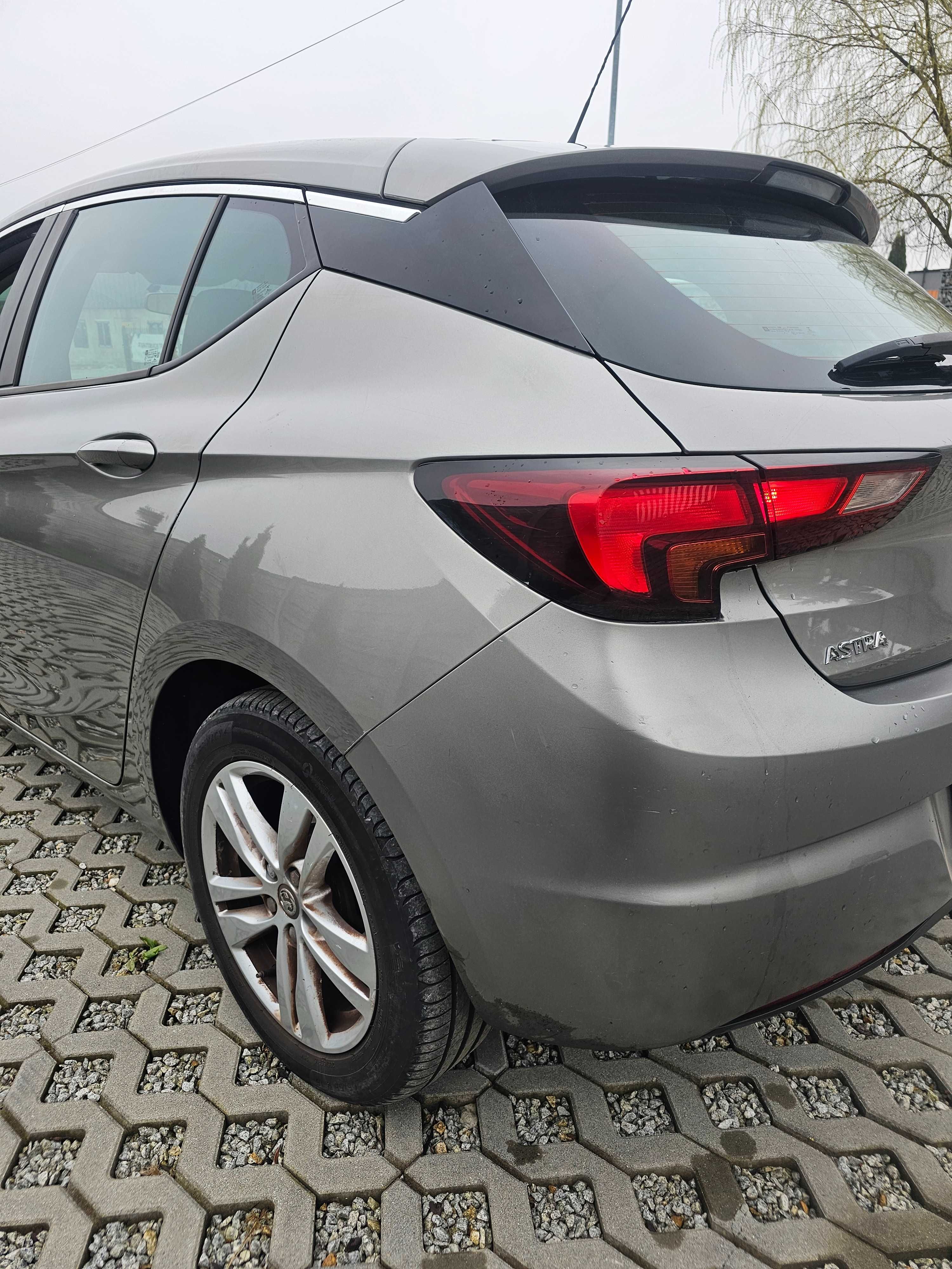 Opel Astra K V 15- Zderzak Tył Tylny HB 5D Z41W