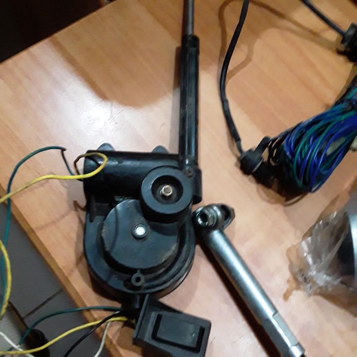 Продам рульову тягу на BMW e30